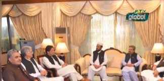 Former MNA Bismillah Khan and his son Senator Hidayatullah called on Prime Minister Imran Khan and jioned PTI (27.08.18)